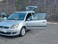 Gebraucht Ford Fiesta 80 PS (58 kW) 2006 Silber Kleinwagen