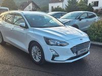 Gebraucht Ford Focus Titanium 125 PS (91 kW) 2020 Weiß Limousine
