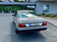 Gebraucht Mercedes E260 160 PS (117 kW) 1990 Silber Limousine