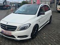 Gebraucht Mercedes B200 AMG 136 PS (100 kW) 2012 Weiß Van / Kleinbus