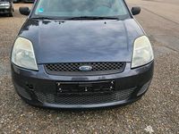 Gebraucht Ford Fiesta 69 PS (50 kW) 2007 Grau Kleinwagen