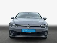 Gebraucht VW Golf VIII Life 131 PS (96 kW) 2022 Grau Limousine