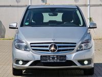 Gebraucht Mercedes B180 122 PS (89 kW) 2012 Silber Van / Kleinbus