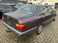 Second-hand Mercedes E250 94 CP (69 kW) 1990 Gri Berlinǎ