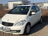 Gebraucht Mercedes A160 150 PS (110 kW) 2012 Weiß Van / Kleinbus
