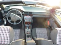 gebraucht Mercedes E200 Cabrio, Sommer- / Garagenfahrzeug