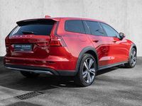 Gebraucht Volvo V60 CC Ultimate 197 PS (144 kW) 2023 Rot Kombi