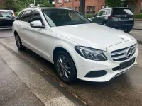 Używany Mercedes C400 333 KM (244 kW) 2016 Biały Kombi