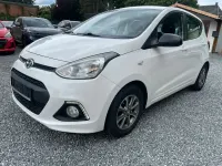 Gebraucht Hyundai i10 69 PS (50 kW) 2014 Weiß Kleinwagen