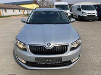 Gebraucht Skoda Octavia Ambition 110 PS (80 kW) 2016 Brilliantsilber metallic Kleinwagen