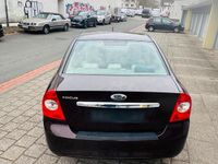 Gebraucht Ford Focus 145 PS (106 kW) 2008 Beige Limousine