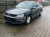 Gebraucht VW Jetta 105 PS (77 kW) 2012 Grau Limousine