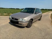Gebraucht Opel Astra 75 PS (55 kW) 1997 Gold Coupé
