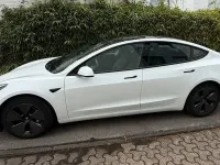 Käytetty Tesla Model 3 Standard Range Plus 225 kW (306 HP) 2021 Valkoinen Sedan