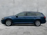 Gebraucht VW Passat Business 150 PS (110 kW) 2023 Aquamarinblau metallic Kombi