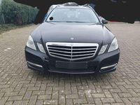 Gebraucht Mercedes E200 184 PS (135 kW) 2011 Obsidianschwarz  metalliclack Kombi