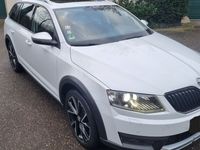 gebraucht Skoda Octavia Scout DSG6 4x4