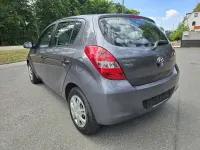 Gebraucht Hyundai i20 77 PS (56 kW) 2011 Grau Kleinwagen