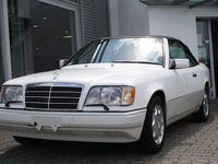 Gebraucht Mercedes E320 220 PS (161 kW) 1995 Polarweiss Cabrio