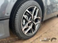 Neu Kia Ceed Style 140 PS (102 kW) 2025 Pentametal met. Kleinwagen