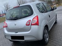 Gebraucht Renault Twingo Initiale Paris 75 PS (55 kW) 2013 Silber Kleinwagen