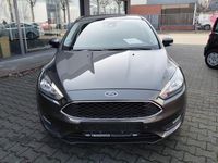 Gebraucht Ford Focus Cool & Connect 125 PS (91 kW) 2018 Silber Limousine