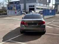 Gebraucht BMW 530 258 PS (189 kW) 2014 Grau Limousine