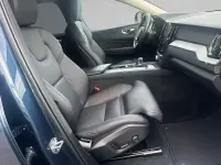 Second-hand Volvo XC60 Plus 197 CP (144 kW) 2023 Albastru SUV
