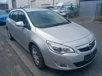 Gebraucht Opel Astra 140 PS (102 kW) 2011 Grau Kombi