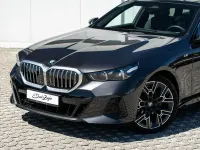 Gebraucht BMW 520 M Sport 197 PS (144 kW) 2025 Sophistograu brillanteffekt metallic Limousine