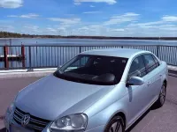 Używany VW Jetta 116 KM (85 kW) 2005 Srebrny Sedan/Limuzyna
