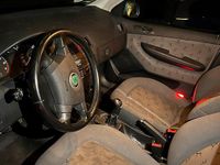 Second-hand Skoda Fabia 101 CP (74 kW) 2004 Argintiu Berlinǎ