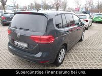 Gebraucht VW Touran Trendline 110 PS (80 kW) 2017 Grau Van / Kleinbus