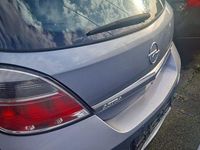 Gebraucht Opel Astra 116 PS (85 kW) 2007 Silber Limousine