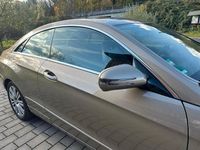 Gebraucht Mercedes E350 231 PS (169 kW) 2009 Gold Coupé