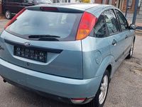 Usata Ford Focus Trend 116 CV (85 kW) 1998 Verde Berlina