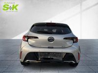 Gebraucht Toyota Corolla Basis 140 PS (102 kW) 2024 Shimmering silver Limousine