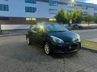 Gebraucht Toyota Yaris Hybrid 75 PS (55 kW) 2012 Schwarz Kleinwagen