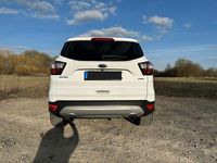 Gebraucht Ford Kuga Cool & Connect 150 PS (110 kW) 2017 Weiß SUV