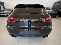 Second-hand Porsche Macan Basis 252 CP (185 kW) 2018 Negru SUV