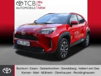 Gebraucht Toyota Yaris Cross 131 PS (96 kW) 2026 Karminarot SUV