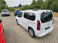 Gebraucht Opel Combo Life Ultimate 131 PS (96 kW) 2023 Casablancaweiss/glacier/arctic Van / Kleinbus