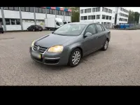 Używany VW Jetta 105 KM (77 kW) 2008 Szary Sedan/Limuzyna