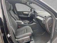 Neu Volvo XC40 Plus 163 PS (119 kW) 2025 Onyx schwarz SUV