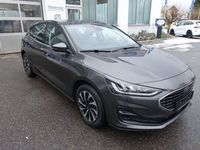 Gebraucht Ford Focus Titanium 125 PS (91 kW) 2024 Grau Limousine