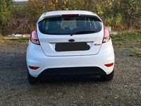 Gebraucht Ford Fiesta Trend 80 PS (58 kW) 2017 Weiß Kleinwagen