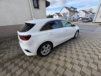Gebraucht Kia Ceed Spirit 140 PS (102 kW) 2018 Weiß Kleinwagen