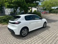 Gebraucht Peugeot 208 Active 102 PS (75 kW) 2023 Weiß Kleinwagen