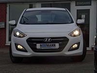 Gebraucht Hyundai i30 101 PS (74 kW) 2016 Weiß Limousine