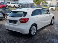 Gebraucht Mercedes A180 122 PS (89 kW) 2014 Calcitweiss  unilack Limousine